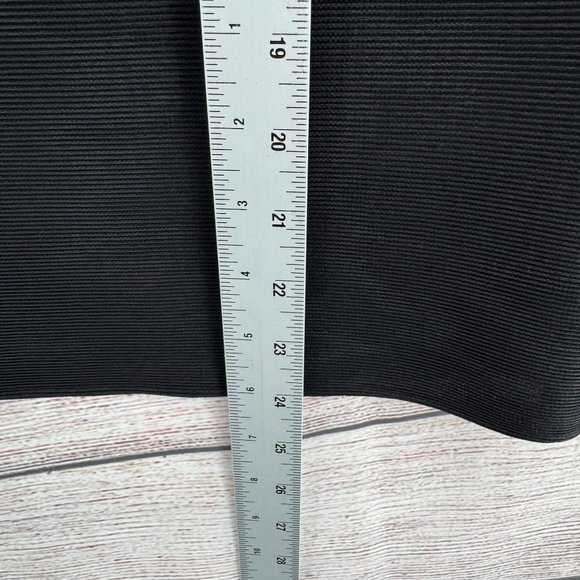 Chico's Travelers Collection Crepe Rib Knit Boxy Blouse Women's‎ S/M Red/Black - Picture 11 of 11